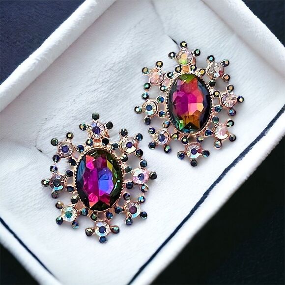 Rainbow And Clear Rhinestone Gold Tone Stud Earring NWT - Picture 1 of 2